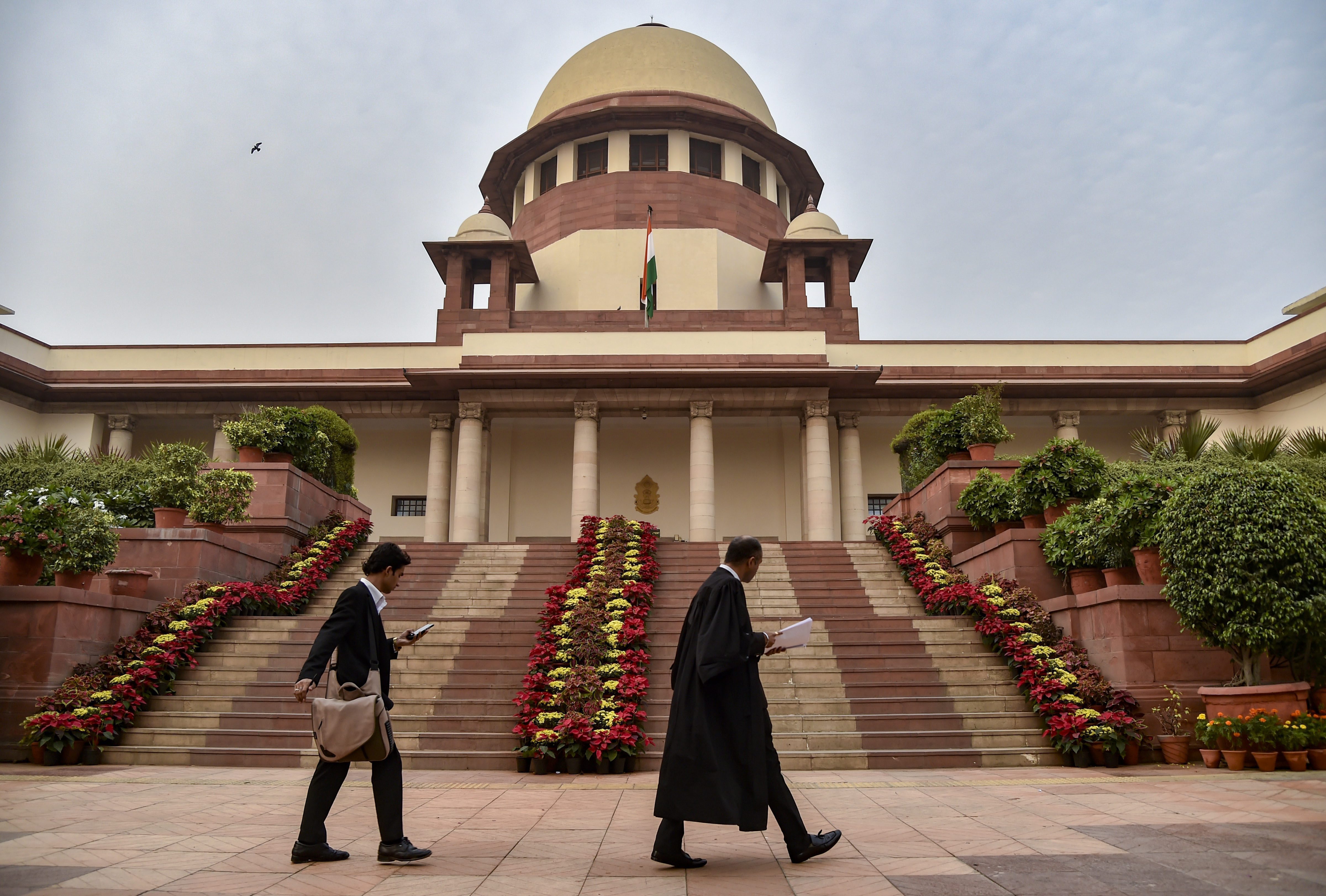 https://salarnews.in/public/uploads/images/newsimages/maannewsimage03022025_150335_supreme court.jpg